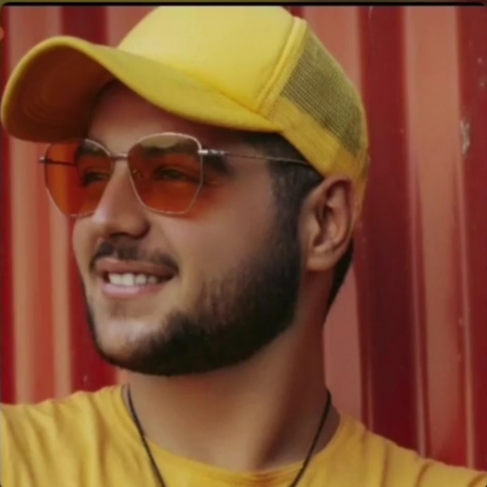 محراب آهنگری شرمنده